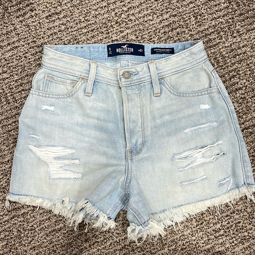 Hollister high-rise Mom shorts.